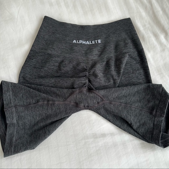 ALPHALETE 7.5 OG BIKER SHORTS SMALL IN POWDER GREY - Picture 4 of 7